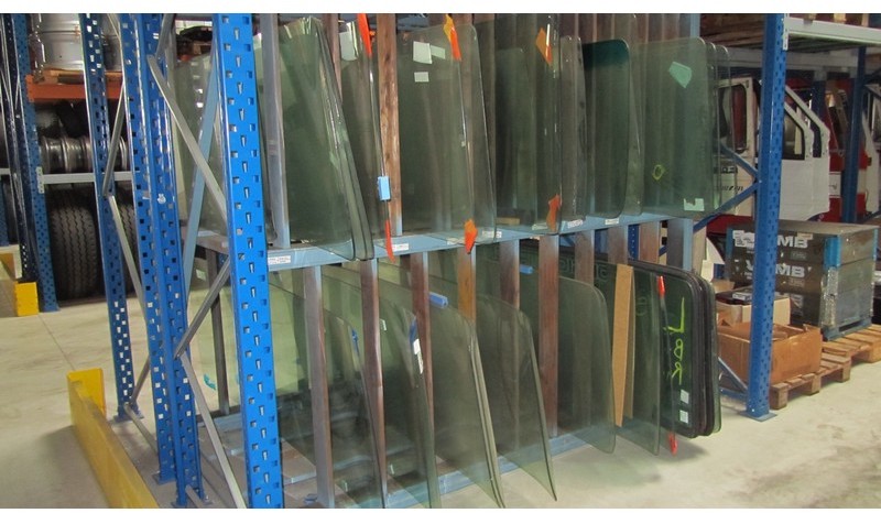 Diversen Voorruiten - Pare-brise pour Camion: photos 1 Diversen Voorruiten - Pare-brise pour Camion: photos 1