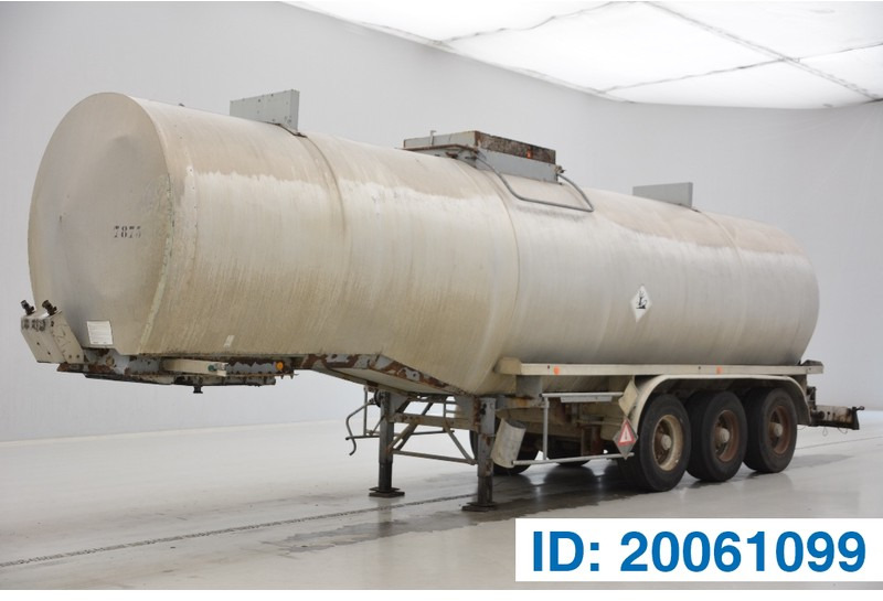 Fruehauf Bitumen tank trailer - Semi-remorque citerne: photos 1 Fruehauf Bitumen tank trailer - Semi-remorque citerne: photos 1