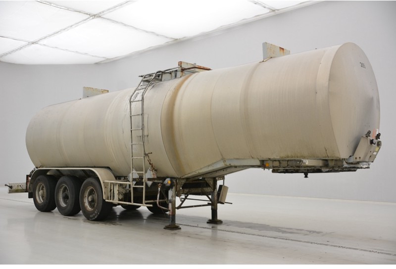 Fruehauf Bitumen tank trailer - Semi-remorque citerne: photos 3 Fruehauf Bitumen tank trailer - Semi-remorque citerne: photos 3