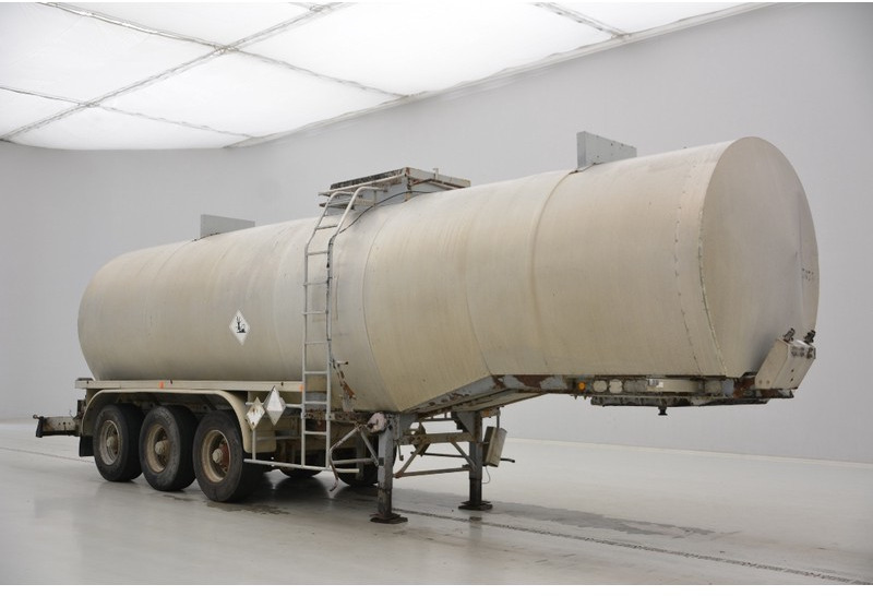 Fruehauf Bitumen tank trailer - Semi-remorque citerne: photos 2 Fruehauf Bitumen tank trailer - Semi-remorque citerne: photos 2