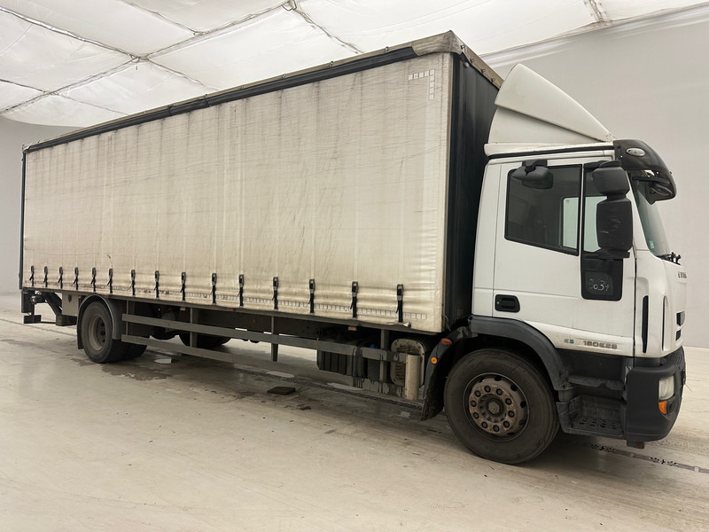 Iveco Eurocargo 180E28 - Camion à rideaux coulissants: photos 3 Iveco Eurocargo 180E28 - Camion à rideaux coulissants: photos 3