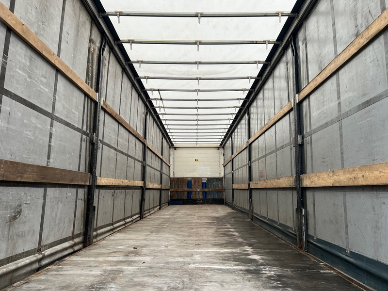 Semi-remorque rideaux coulissants Kässbohrer Tautliner: photos 6 Semi-remorque rideaux coulissants Kässbohrer Tautliner: photos 6