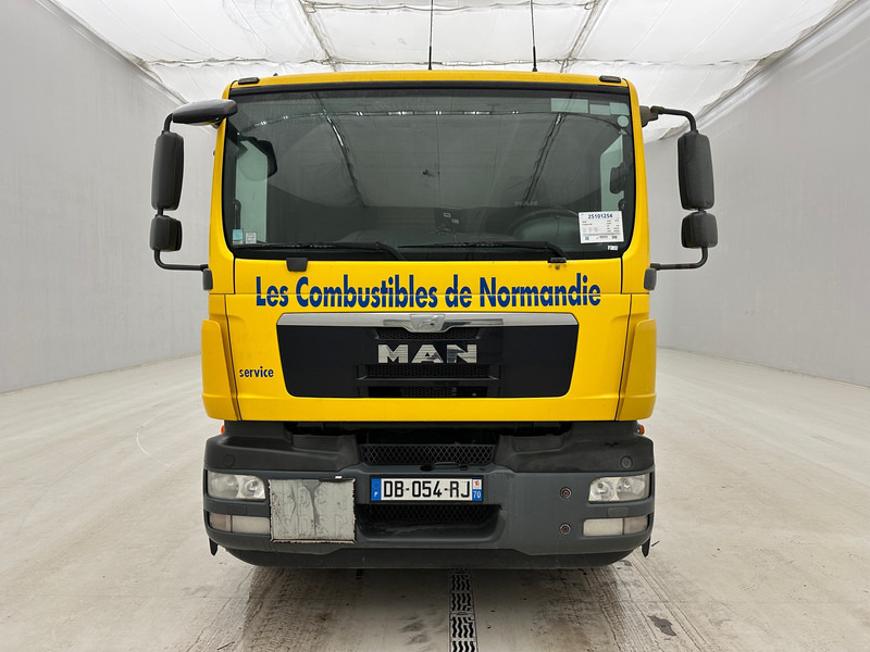 MAN TGM 26.340 - Camion citerne: photos 2 MAN TGM 26.340 - Camion citerne: photos 2