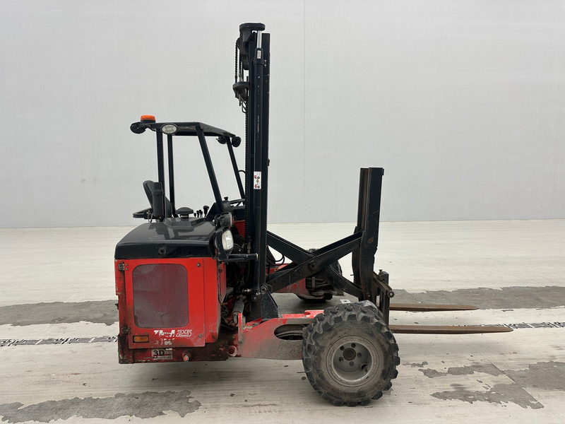 Manitou TMM25 4W - Chariot embarqué: photos 4 Manitou TMM25 4W - Chariot embarqué: photos 4