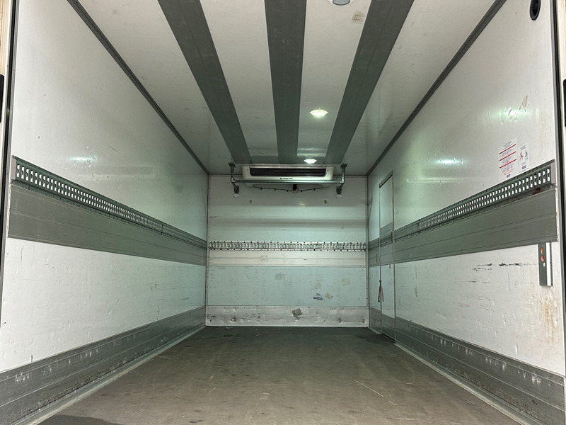 Renault D12.210 - Camion frigorifique: photos 5 Renault D12.210 - Camion frigorifique: photos 5