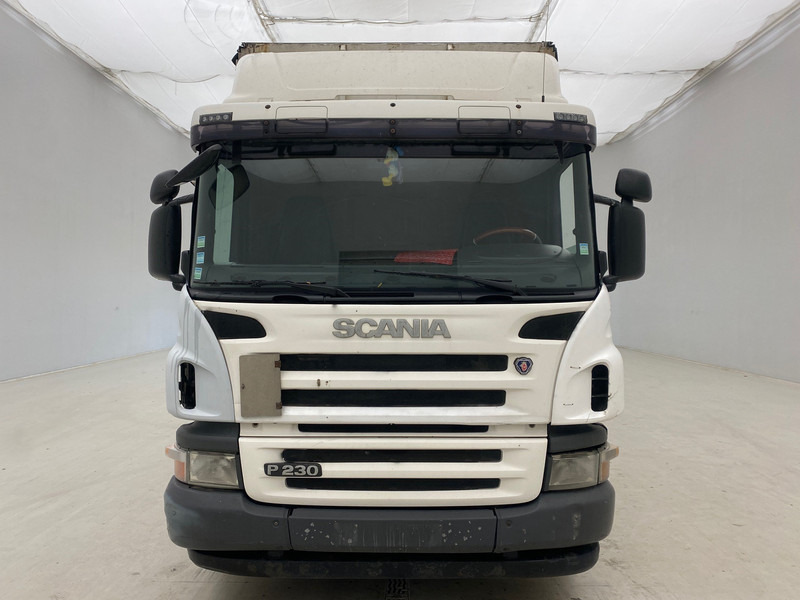 Scania P230 - Camion à rideaux coulissants: photos 2 Scania P230 - Camion à rideaux coulissants: photos 2
