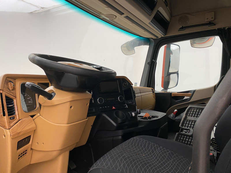 Tracteur routier Mercedes-Benz Actros 1945: photos 9 Tracteur routier Mercedes-Benz Actros 1945: photos 9