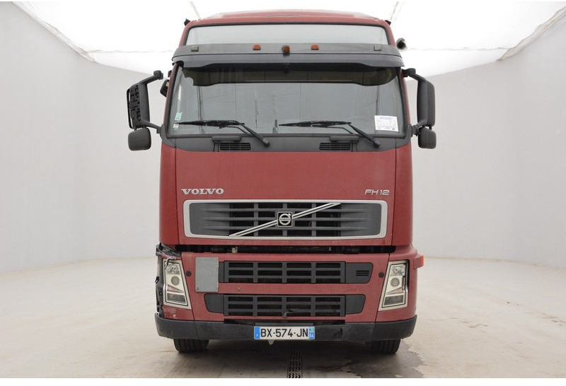 Volvo FH12.460 Globetrotter* - Camion plateau: photos 2 Volvo FH12.460 Globetrotter* - Camion plateau: photos 2