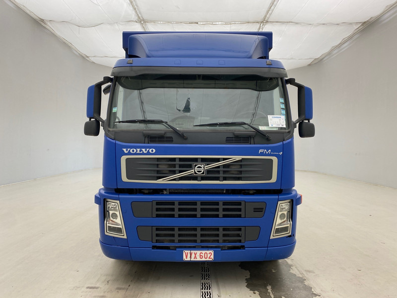 Volvo FM 300 - 6x2 - Camion à rideaux coulissants: photos 2 Volvo FM 300 - 6x2 - Camion à rideaux coulissants: photos 2