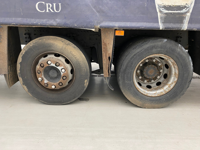 Camion à rideaux coulissants Volvo FM 300 - 6x2: photos 13 Camion à rideaux coulissants Volvo FM 300 - 6x2: photos 13