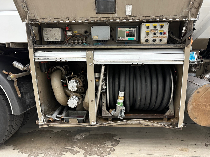 Volvo FM9.260 - Camion citerne: photos 4 Volvo FM9.260 - Camion citerne: photos 4