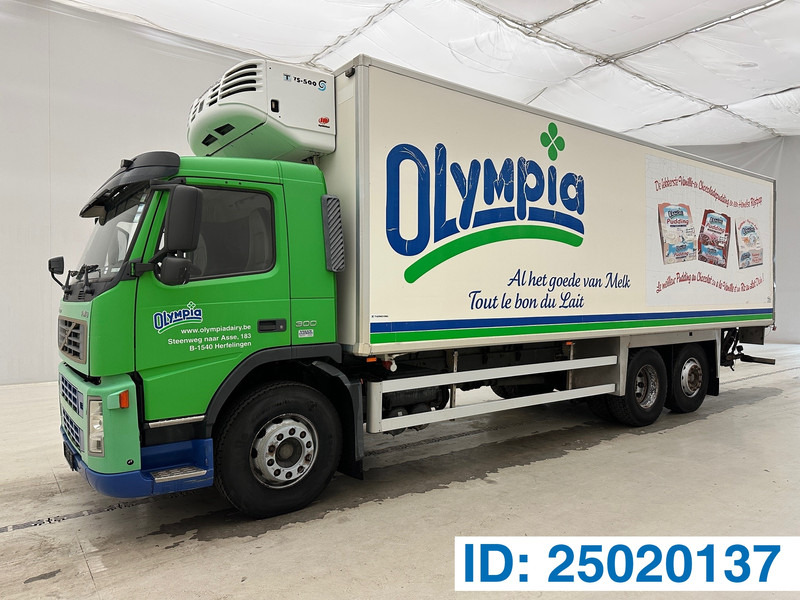 Volvo FM9.300 - 6x2 - Camion frigorifique: photos 1 Volvo FM9.300 - 6x2 - Camion frigorifique: photos 1
