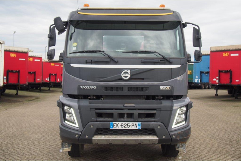 Volvo FMX 410 - 8x4* - Camion malaxeur: photos 2 Volvo FMX 410 - 8x4* - Camion malaxeur: photos 2