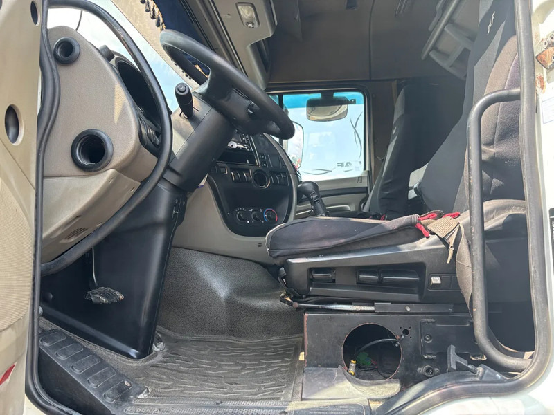 DAF XF 105.460 6X4 Spacecab Steelsuspension Manual geabox - Tracteur routier: photos 5 DAF XF 105.460 6X4 Spacecab Steelsuspension Manual geabox - Tracteur routier: photos 5