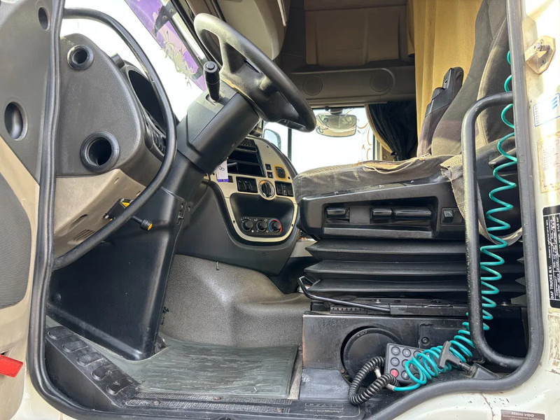 DAF XF 105.510 Super spacecab Euro 5 Retarder - Tracteur routier: photos 5 DAF XF 105.510 Super spacecab Euro 5 Retarder - Tracteur routier: photos 5
