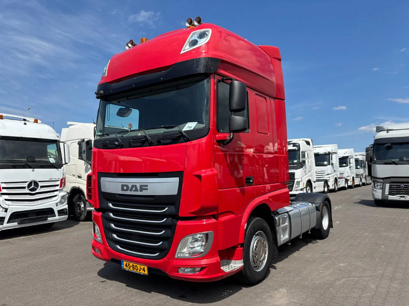 DAF XF 460 Super Spacecab Euro 6 - Tracteur routier: photos 1 DAF XF 460 Super Spacecab Euro 6 - Tracteur routier: photos 1