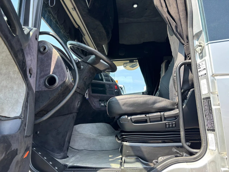 DAF XF 530 Super Spacecab Euro 6 Retarder - Tracteur routier: photos 5 DAF XF 530 Super Spacecab Euro 6 Retarder - Tracteur routier: photos 5