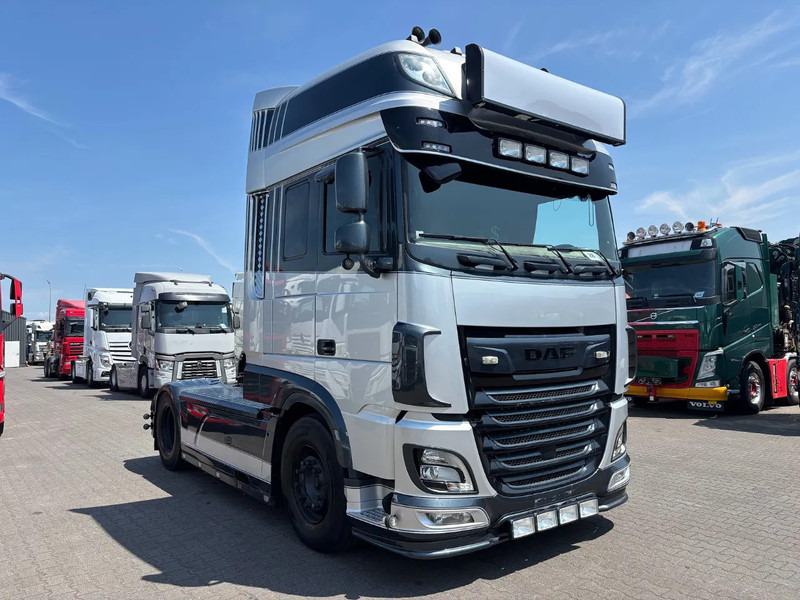 DAF XF 530 Super Spacecab Euro 6 Retarder - Tracteur routier: photos 2 DAF XF 530 Super Spacecab Euro 6 Retarder - Tracteur routier: photos 2