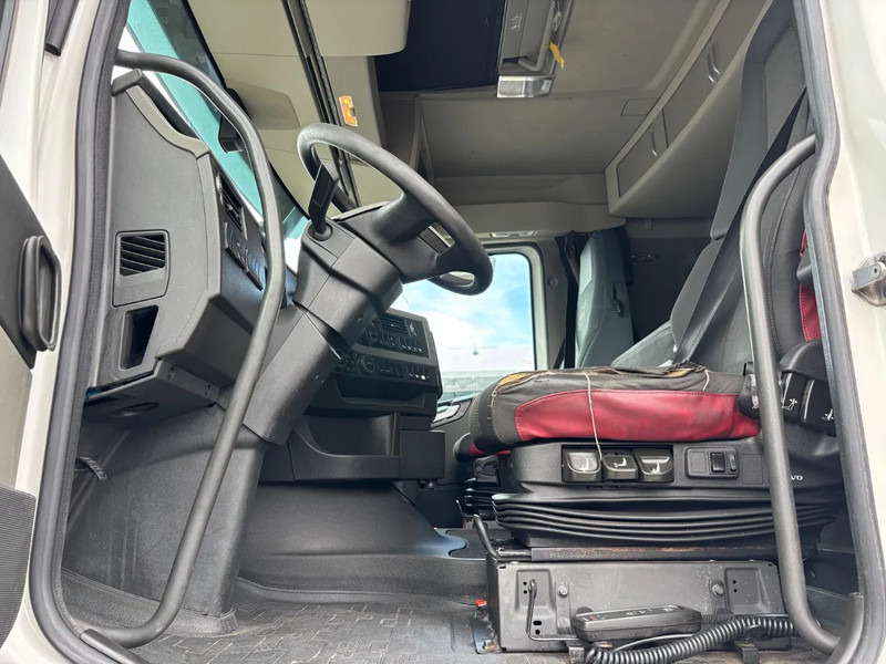 Volvo FH 500 6X2 Euro 6 - Châssis cabine: photos 5 Volvo FH 500 6X2 Euro 6 - Châssis cabine: photos 5