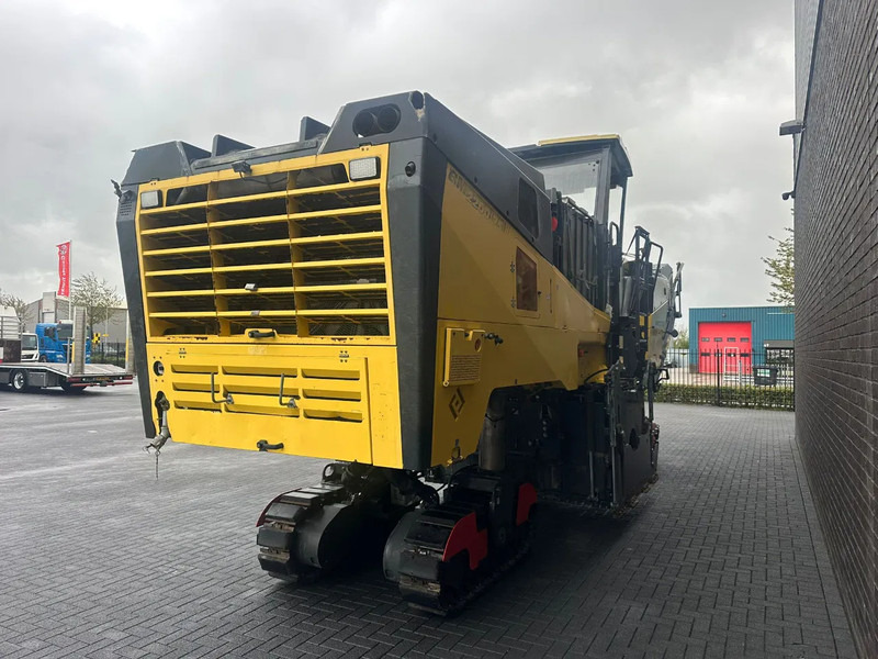 Bomag BM 2200/75 ASFALTFREES / ASPHALT MILLING MACHINE / COLD PLANER - Travaux routiers: photos 5 Bomag BM 2200/75 ASFALTFREES / ASPHALT MILLING MACHINE / COLD PLANER - Travaux routiers: photos 5