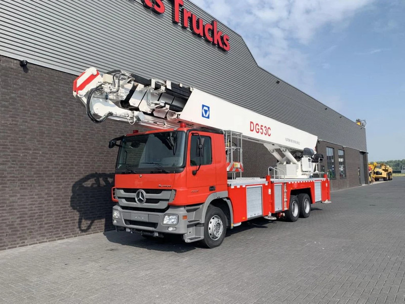 Mercedes-Benz Actros 3332 6X4 XCMG DG53C FIRE FIGTHING PLATFORM 53 METER - Camion: photos 2 Mercedes-Benz Actros 3332 6X4 XCMG DG53C FIRE FIGTHING PLATFORM 53 METER - Camion: photos 2