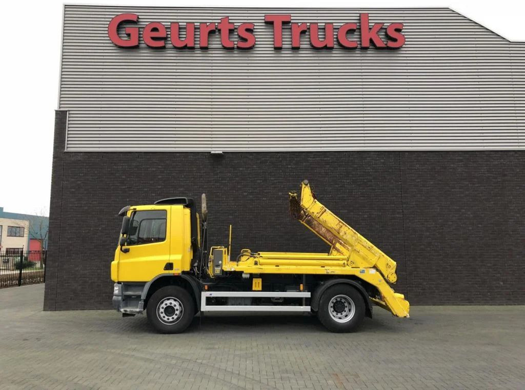 DAF CF 360 4X2 PORTAALARMSYTEEM - Camion ampliroll: photos 1 DAF CF 360 4X2 PORTAALARMSYTEEM - Camion ampliroll: photos 1