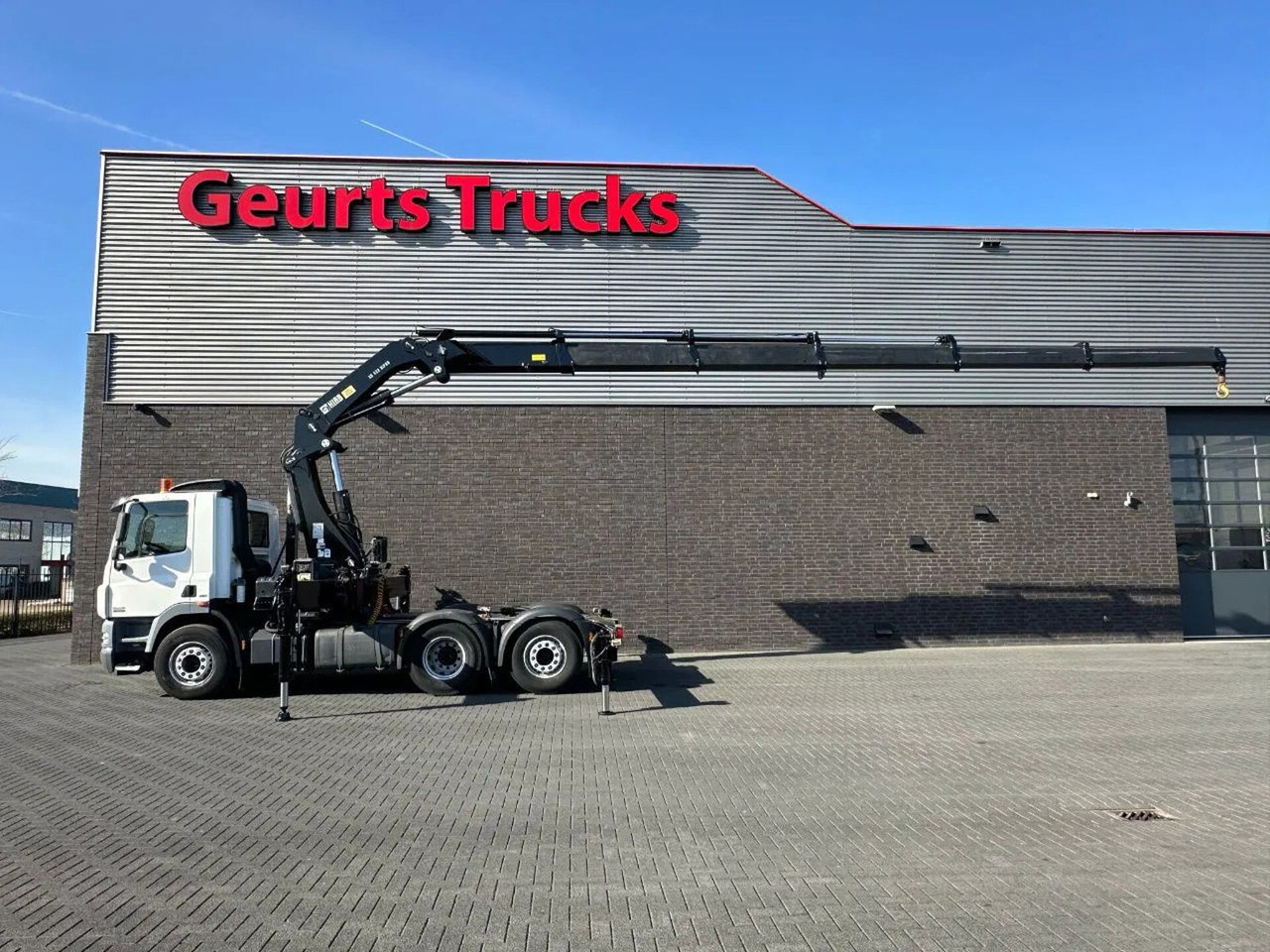 DAF CF 85 410 6X2 + HIAB 422EP-5 HIPRO TREKKER/SATTE - Camion grue: photos 1 DAF CF 85 410 6X2 + HIAB 422EP-5 HIPRO TREKKER/SATTE - Camion grue: photos 1