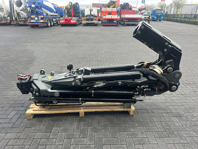 FASSI JIB L 425 VOOR FASSI F425 KRAAN SERIES 2024BWJ, ONGEBRUIKT. 5 X HYDRAULICHE UITSCHUIFBAAR - Flèche: photos 5 FASSI JIB L 425 VOOR FASSI F425 KRAAN SERIES 2024BWJ, ONGEBRUIKT. 5 X HYDRAULICHE UITSCHUIFBAAR - Flèche: photos 5