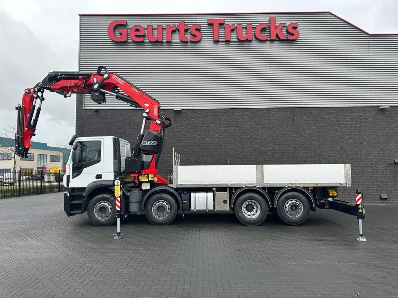 Iveco Stralis 480 X-WAY 8X2 + FASSI 545RA.2.26 + JIB L - Camion grue: photos 5 Iveco Stralis 480 X-WAY 8X2 + FASSI 545RA.2.26 + JIB L - Camion grue: photos 5