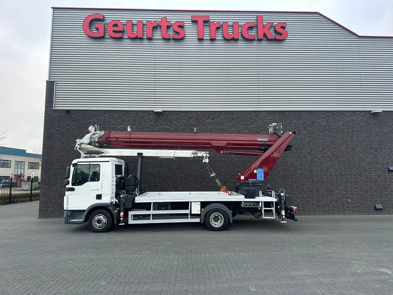 MAN TGL 7.180 4X2 BB BOCKER AK37/4000 + JIB MONTAGEKRAN/DACHDECKERKRAN/ROOFCRANE/KRAAN/KRAN/GRUA - Camion grue: photos 1 MAN TGL 7.180 4X2 BB BOCKER AK37/4000 + JIB MONTAGEKRAN/DACHDECKERKRAN/ROOFCRANE/KRAAN/KRAN/GRUA - Camion grue: photos 1