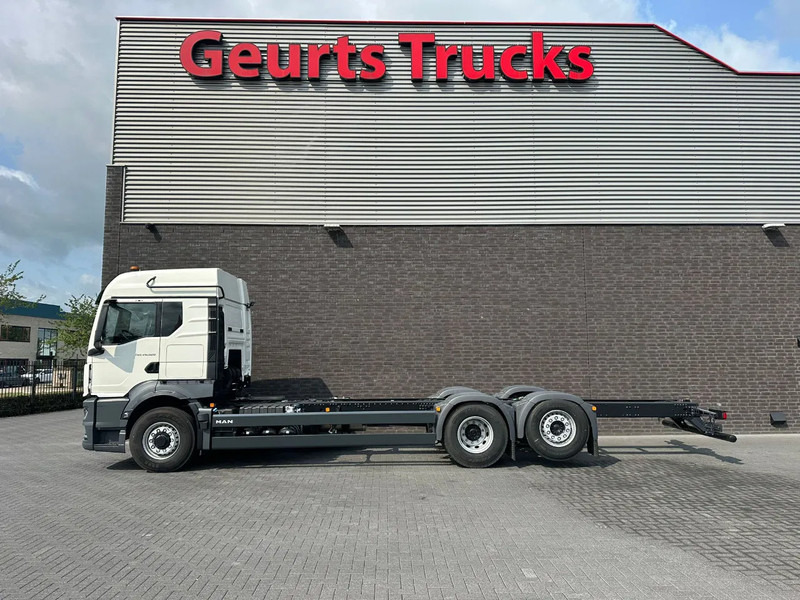 MAN TGS 26.520 6X2H-4 BL CH HYDRO DRIVE CHASSIS CABINE (NIEUW) - Châssis cabine: photos 1 MAN TGS 26.520 6X2H-4 BL CH HYDRO DRIVE CHASSIS CABINE (NIEUW) - Châssis cabine: photos 1
