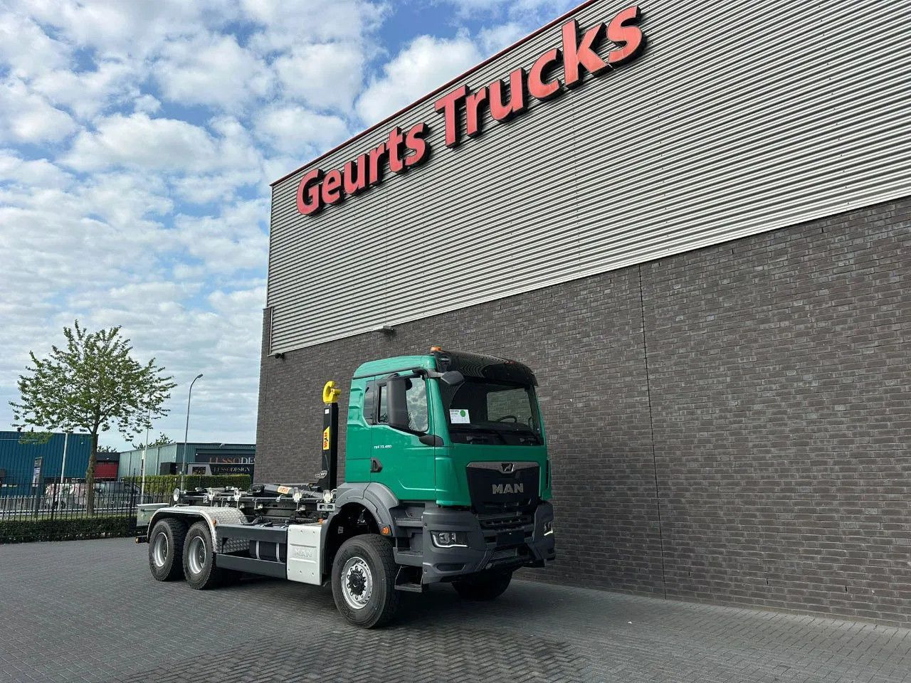 MAN TGS 33.480 6X6 HYVA LIFT 26-55-S HAAKARM / ABROL - Camion ampliroll: photos 5 MAN TGS 33.480 6X6 HYVA LIFT 26-55-S HAAKARM / ABROL - Camion ampliroll: photos 5