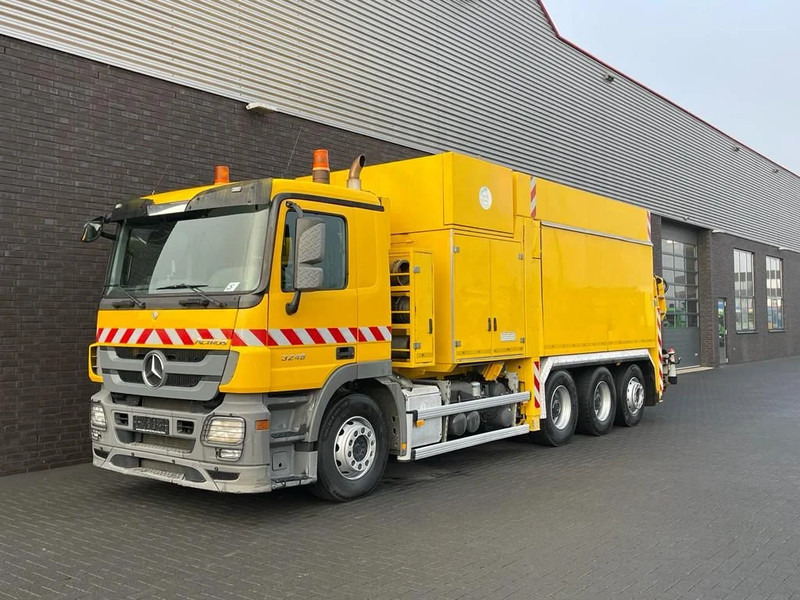 Mercedes-Benz Actros 3248 8X4 TRIDEM MTS DINO 12 SAUGBAGGER/SUCTIONEXAVATOR/GRONDZUIGER - Camion hydrocureur: photos 2 Mercedes-Benz Actros 3248 8X4 TRIDEM MTS DINO 12 SAUGBAGGER/SUCTIONEXAVATOR/GRONDZUIGER - Camion hydrocureur: photos 2