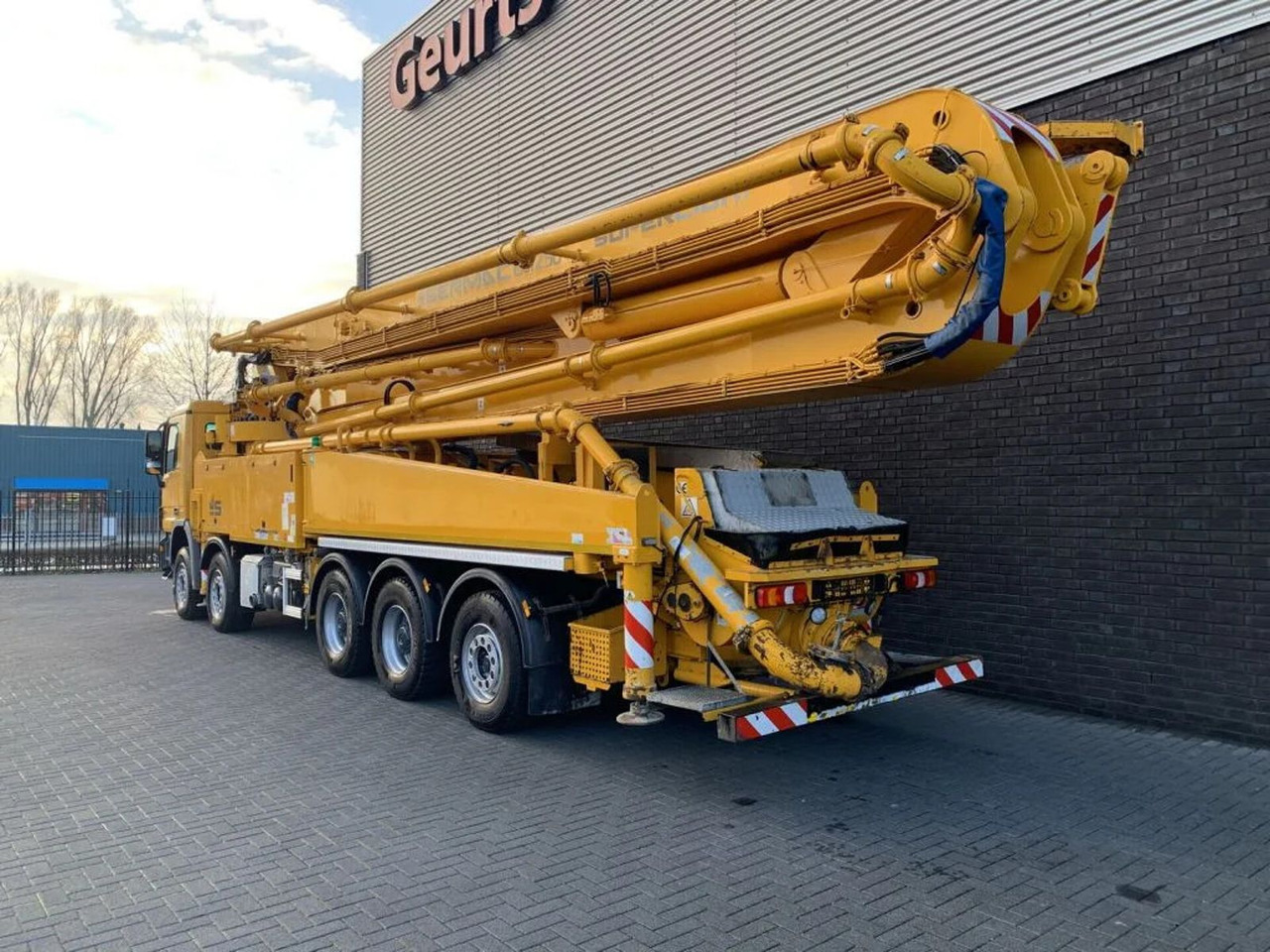 Mercedes-Benz Actros 5041 10X4 + SERMAC 6 RZ 56 METER CONCRETE - Camion pompe: photos 3 Mercedes-Benz Actros 5041 10X4 + SERMAC 6 RZ 56 METER CONCRETE - Camion pompe: photos 3