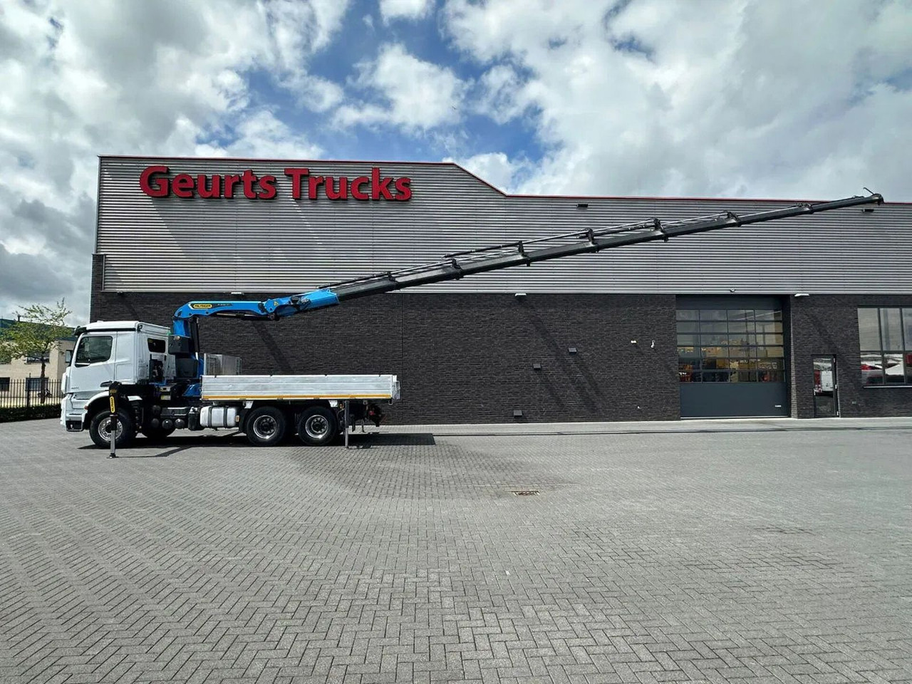 Mercedes-Benz Arocs 3351 963-2-E 6X4 KIPPER / TIPPER + PALFING - Camion grue: photos 5 Mercedes-Benz Arocs 3351 963-2-E 6X4 KIPPER / TIPPER + PALFING - Camion grue: photos 5
