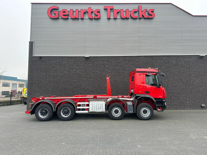 Mercedes-Benz Arocs 8X4 VDL S-30-6600 HAAKARMSYSTEEM/ABROLLKIPPER/HOOKLIFT - Camion - système de câble: photos 4 Mercedes-Benz Arocs 8X4 VDL S-30-6600 HAAKARMSYSTEEM/ABROLLKIPPER/HOOKLIFT - Camion - système de câble: photos 4