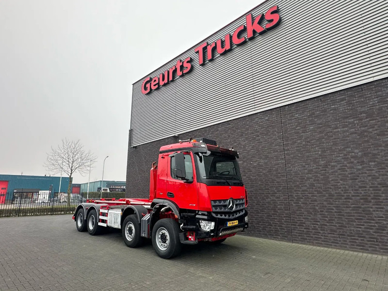Mercedes-Benz Arocs 8X4 VDL S-30-6600 HAAKARMSYSTEEM/ABROLLKIPPER/HOOKLIFT - Camion - système de câble: photos 5 Mercedes-Benz Arocs 8X4 VDL S-30-6600 HAAKARMSYSTEEM/ABROLLKIPPER/HOOKLIFT - Camion - système de câble: photos 5