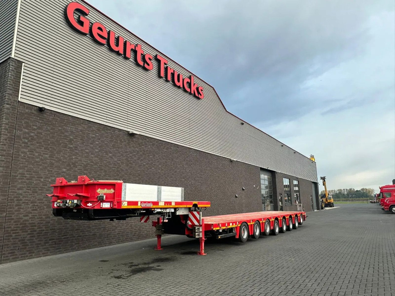 Nooteboom MCO-121-08V 8 AXEL SEMIE LOWLOADER 1X EXTENDABLE - Semi-remorque surbaissé: photos 2 Nooteboom MCO-121-08V 8 AXEL SEMIE LOWLOADER 1X EXTENDABLE - Semi-remorque surbaissé: photos 2