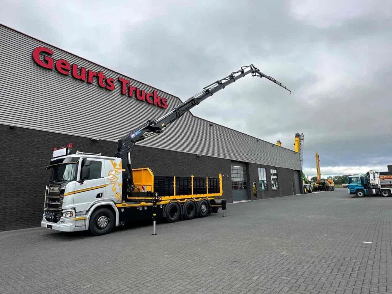 Scania R530 V8 NGS 8X4 TRIDEM MET HYVA 2Z KIPPER + HMF - Camion benne, Camion grue: photos 3 Scania R530 V8 NGS 8X4 TRIDEM MET HYVA 2Z KIPPER + HMF - Camion benne, Camion grue: photos 3