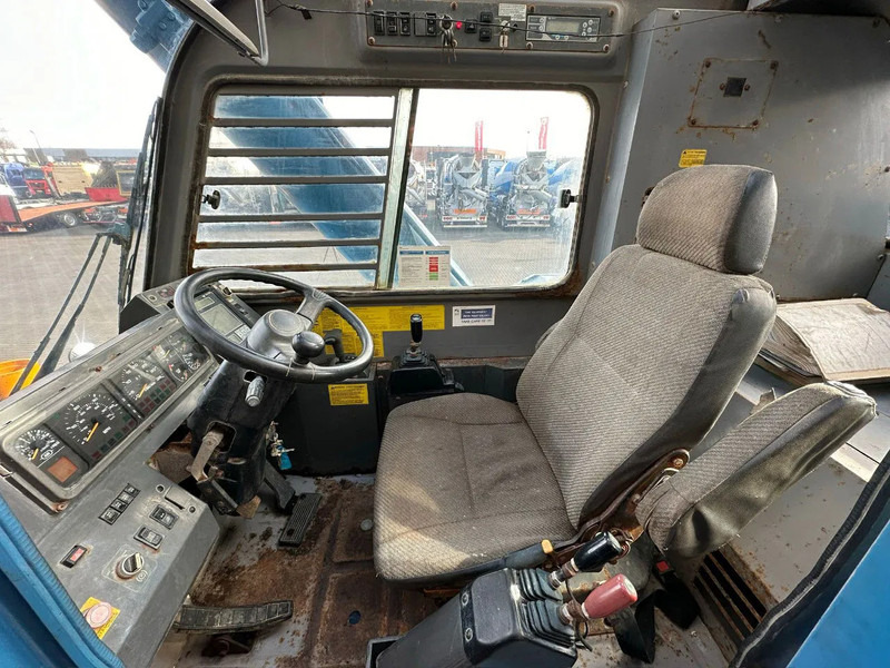 Grue automotrice lente Tadano GR-700E-1-00211 + JIB ROUGH TERRAIN CRANE/RT CRANE: photos 16 Grue automotrice lente Tadano GR-700E-1-00211 + JIB ROUGH TERRAIN CRANE/RT CRANE: photos 16