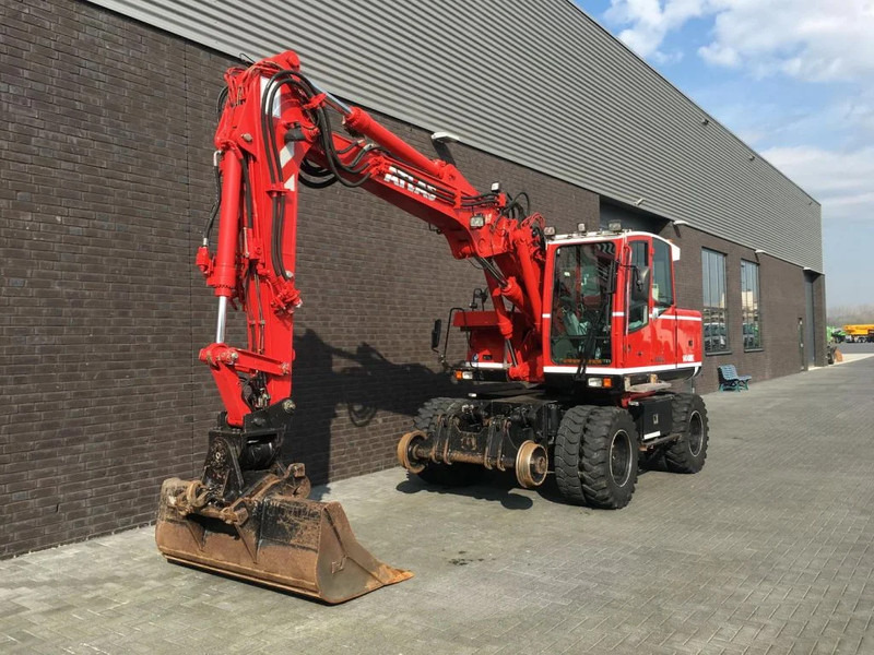 Terex TW 160 SR RAILWAY EXAVATOR - Pelle sur pneus: photos 2 Terex TW 160 SR RAILWAY EXAVATOR - Pelle sur pneus: photos 2