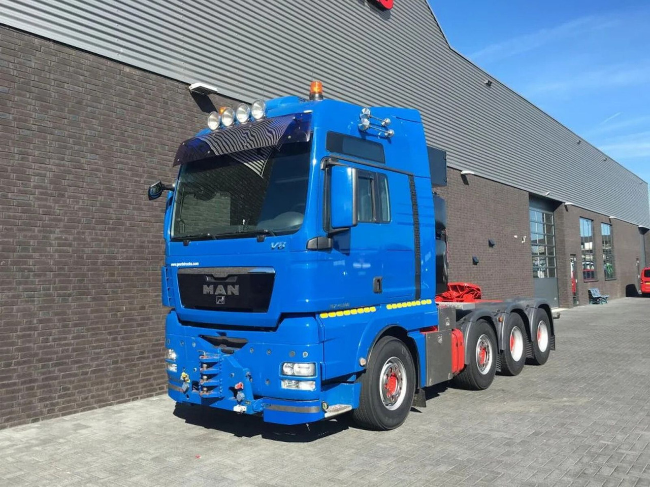 MAN TGX 41.680 V8 8X4 HEAVY DUTY TRACTOR 250 TONS - Tracteur routier: photos 2 MAN TGX 41.680 V8 8X4 HEAVY DUTY TRACTOR 250 TONS - Tracteur routier: photos 2
