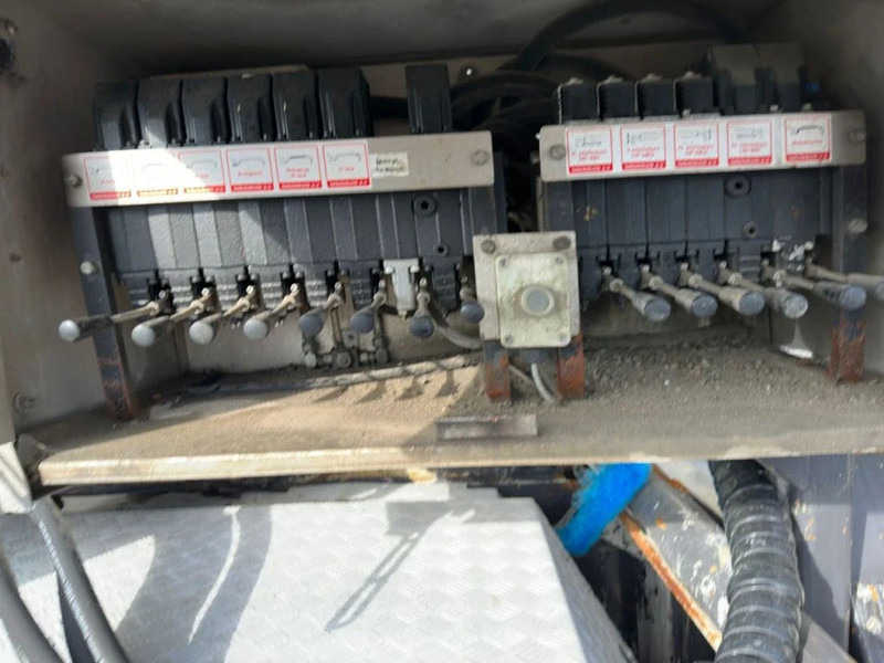 Crédit-bail Volvo FM 410 8X4 + STETTER 9 M3 MIXER/MISCHER + THEAM 15 M TRANSPORTBAND/BELT Volvo FM 410 8X4 + STETTER 9 M3 MIXER/MISCHER + THEAM 15 M TRANSPORTBAND/BELT: photos 16 Crédit-bail Volvo FM 410 8X4 + STETTER 9 M3 MIXER/MISCHER + THEAM 15 M TRANSPORTBAND/BELT Volvo FM 410 8X4 + STETTER 9 M3 MIXER/MISCHER + THEAM 15 M TRANSPORTBAND/BELT: photos 16