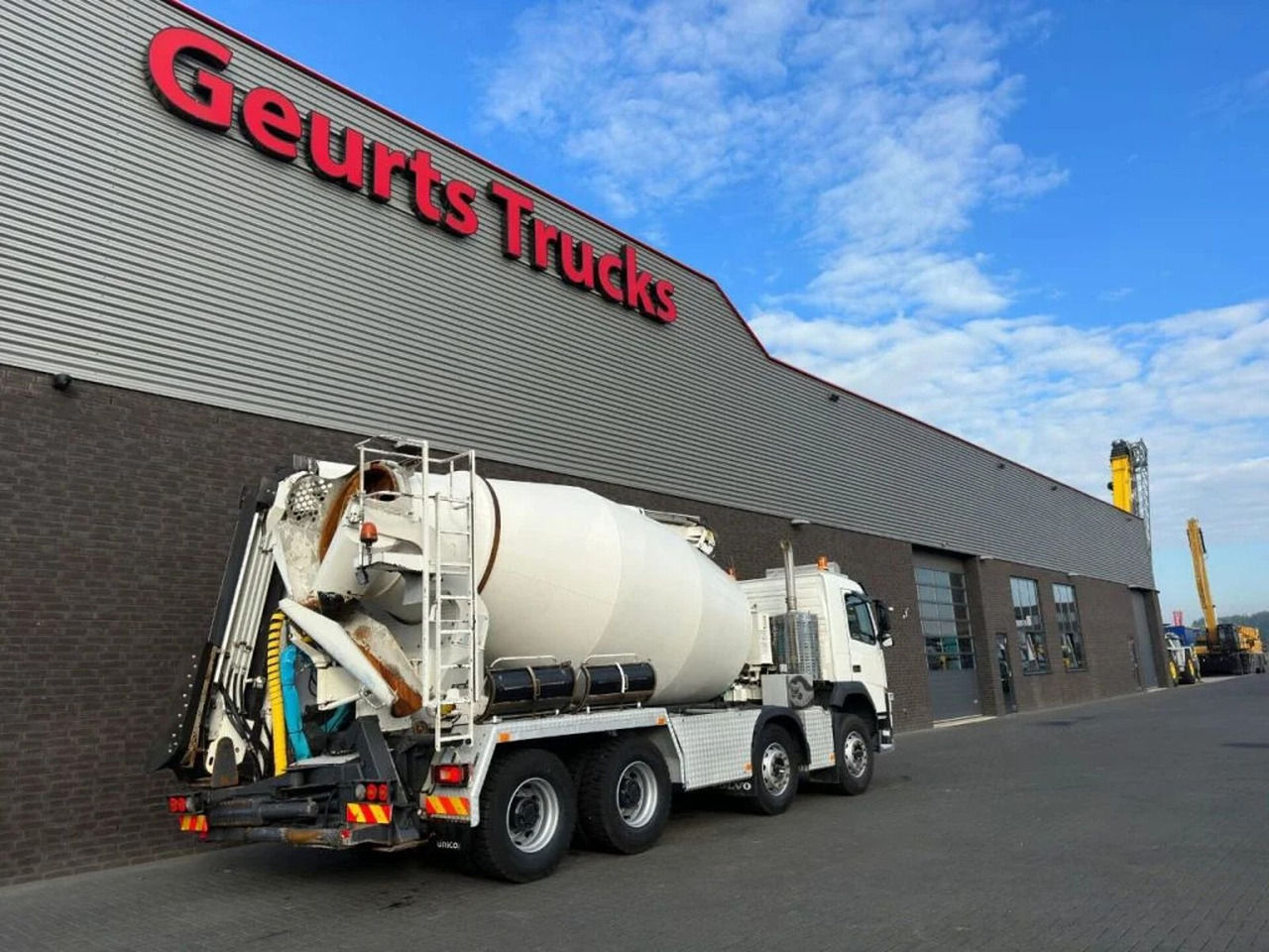 Volvo FM 410 8X4 + STETTER 9 M3 MIXER/MISCHER + THEAM - Camion malaxeur: photos 5 Volvo FM 410 8X4 + STETTER 9 M3 MIXER/MISCHER + THEAM - Camion malaxeur: photos 5
