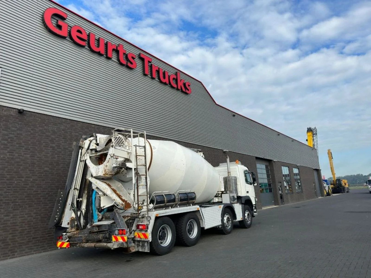 Volvo FM 410 8X4 + STETTER 9 M3 MIXER/MISCHER + THEAM - Camion malaxeur: photos 5 Volvo FM 410 8X4 + STETTER 9 M3 MIXER/MISCHER + THEAM - Camion malaxeur: photos 5