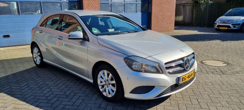 Mercedes-Benz A-Klasse 180 automaat.. 180 automaat - Voiture à hayon: photos 1 Mercedes-Benz A-Klasse 180 automaat.. 180 automaat - Voiture à hayon: photos 1