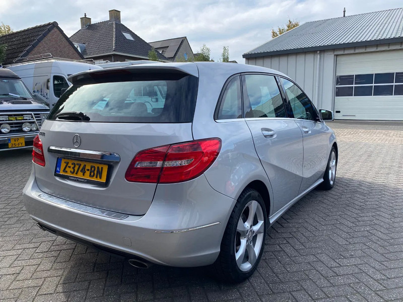 Mercedes-Benz B-Klasse 180 Ambition autom. panoramadak - SUV: photos 4 Mercedes-Benz B-Klasse 180 Ambition autom. panoramadak - SUV: photos 4