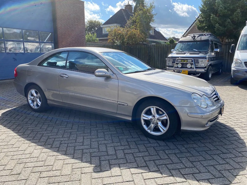 Mercedes-Benz CLK-Klasse C 200 KOMP. Autom. - Voiture: photos 2 Mercedes-Benz CLK-Klasse C 200 KOMP. Autom. - Voiture: photos 2