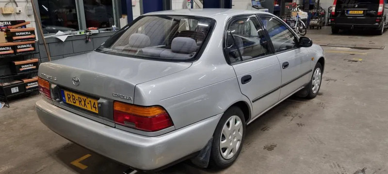 Toyota Corolla GXI 1.6. autom... Limited - Berline: photos 3 Toyota Corolla GXI 1.6. autom... Limited - Berline: photos 3