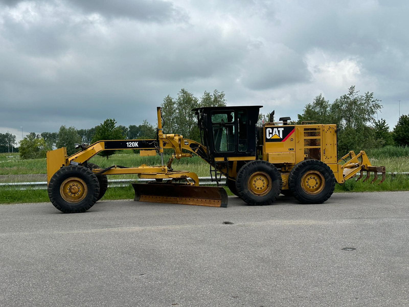Caterpillar 120K Motor Grader - Niveleuse: photos 1 Caterpillar 120K Motor Grader - Niveleuse: photos 1